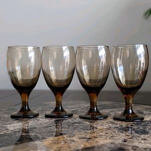 Set of 4 Glass water goblets